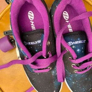 Size 3 Girls Heelys